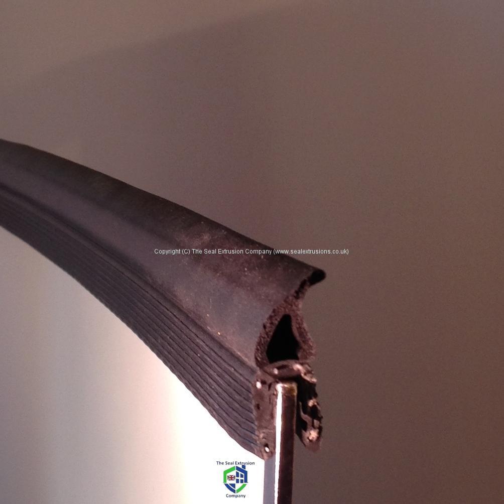 TSEC-2192 Small Vertical Leaf Fin Rubber EDGE TRIM - The Seal Extrusion Company LTD